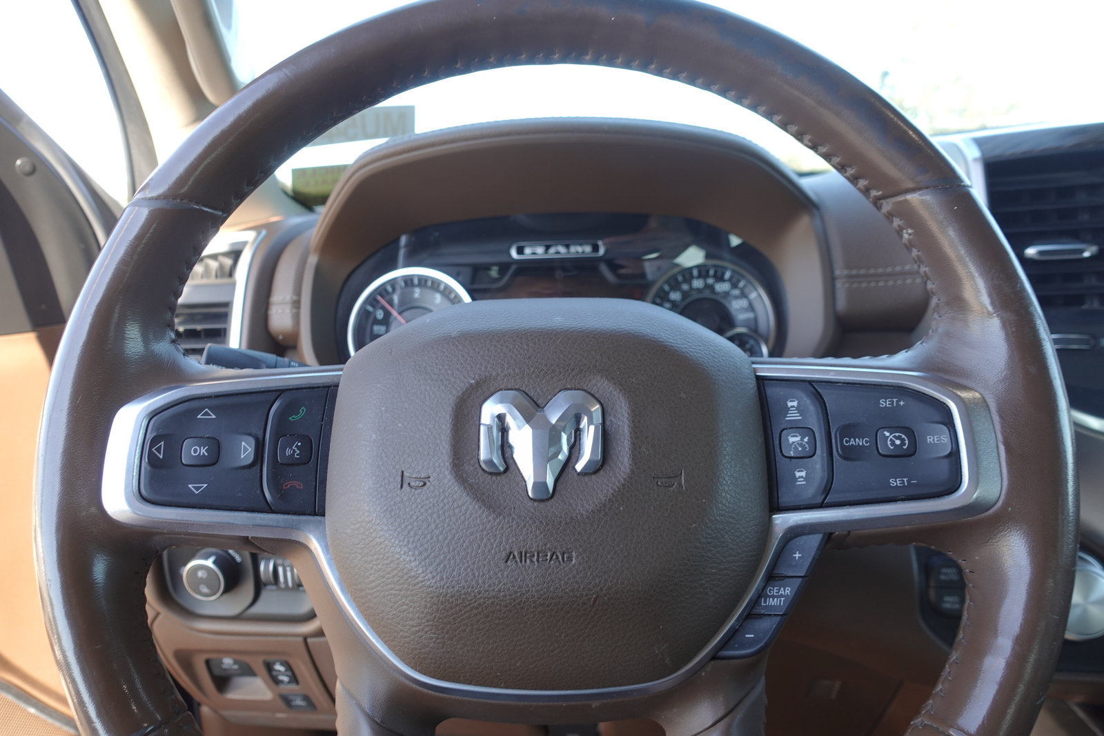 Used 2020 RAM 1500 Laramie AWD/4WD image 19