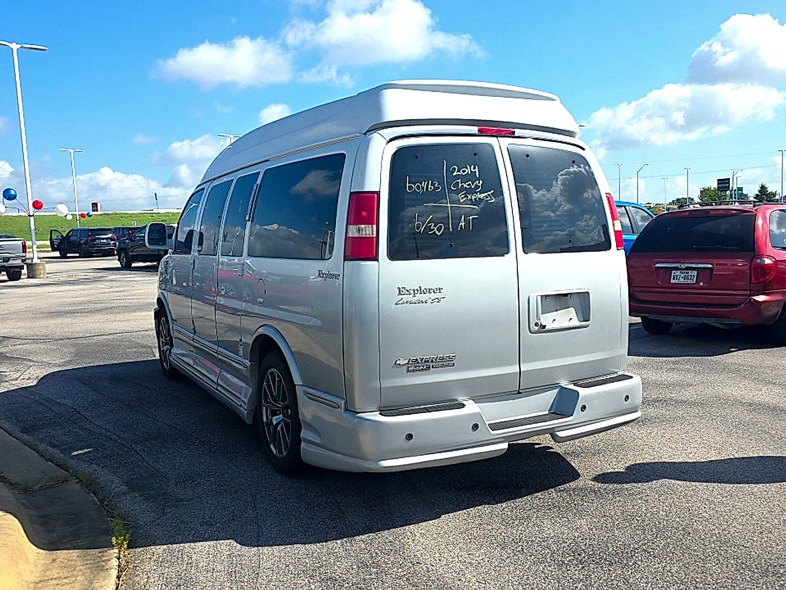Used 2014 Chevrolet Express 1500 RWD image 13