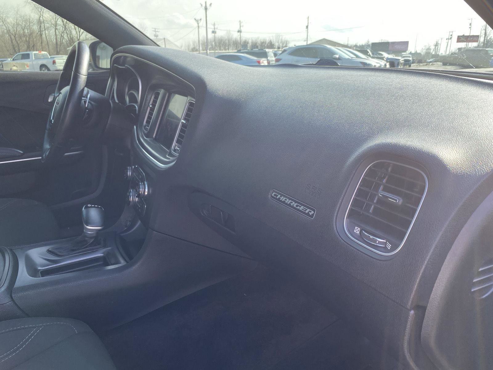 Used 2018 Dodge Charger GT image 35