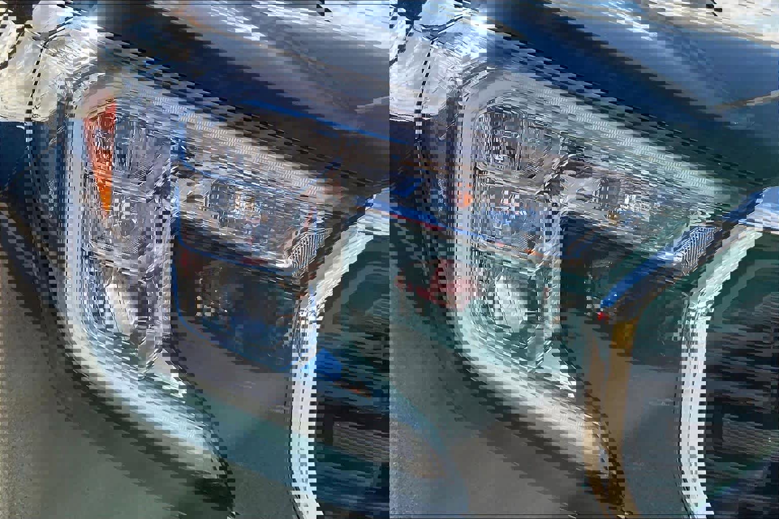 Used 2024 GMC Terrain SLE image 27