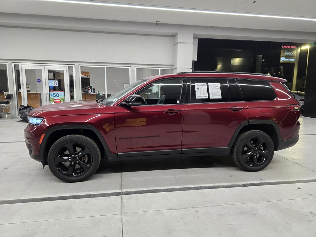 Used 2022 Jeep Grand Cherokee L Laredo image 3