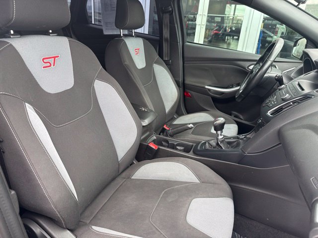 Used 2016 Ford Focus ST FWD image 23
