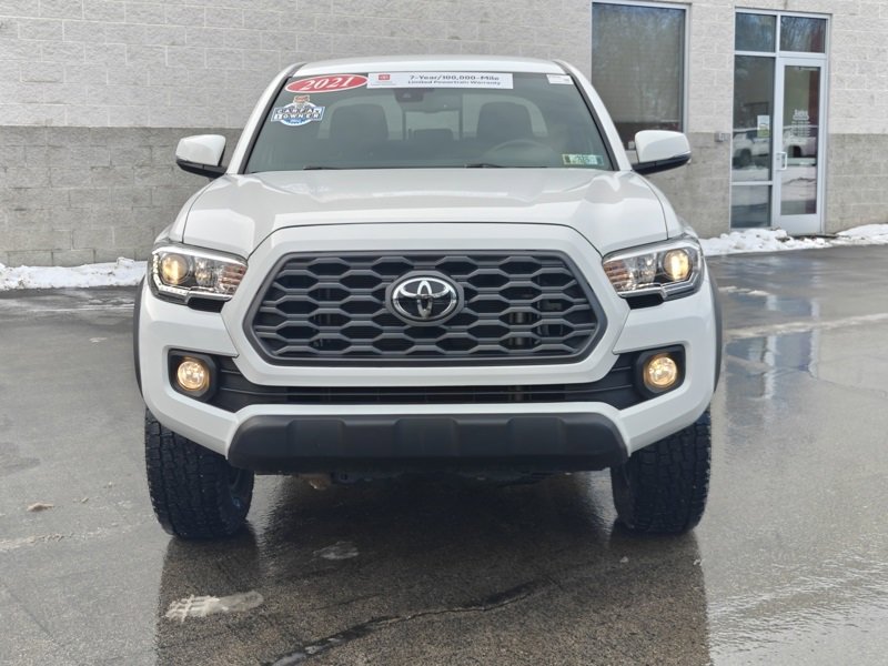Used 2021 Toyota Tacoma TRD Off-Road image 2