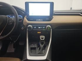Used 2025 Toyota RAV4 Limited FWD image 11