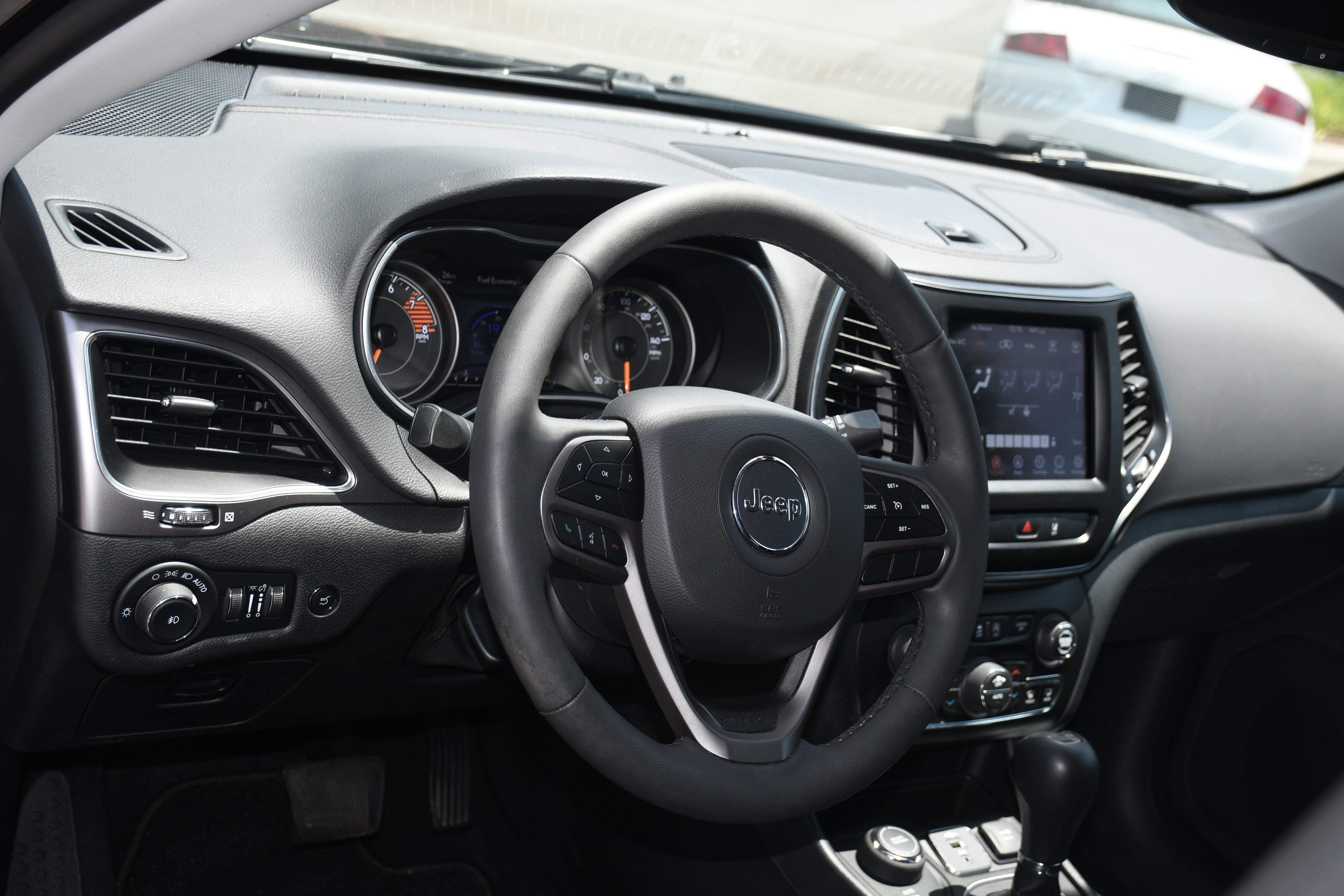 Used 2022 Jeep Cherokee Latitude Lux AWD/4WD image 8