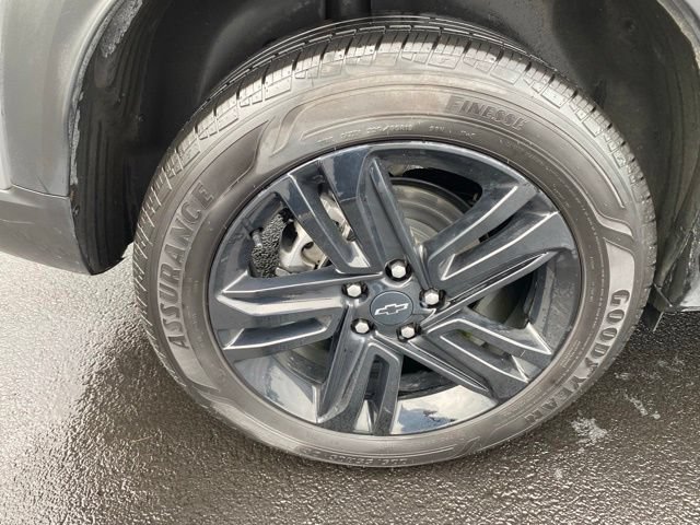 Used 2025 Chevrolet Trax ACTIV w/ Sunroof Package FWD image 28