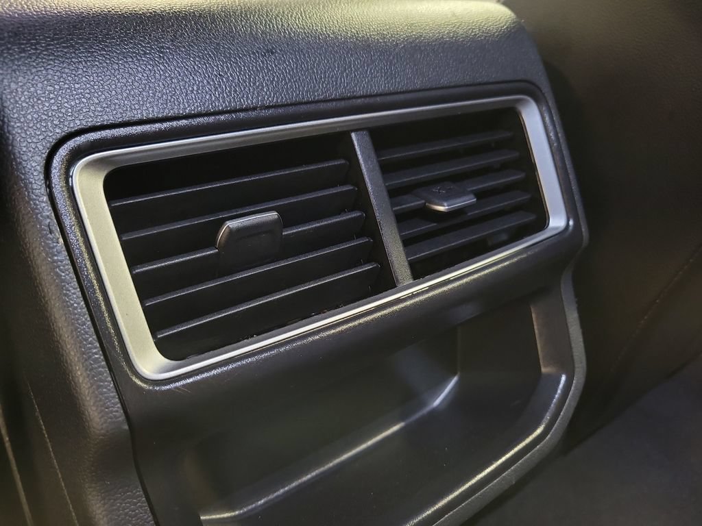 Used 2024 Volkswagen Atlas Cross Sport SE FWD image 30