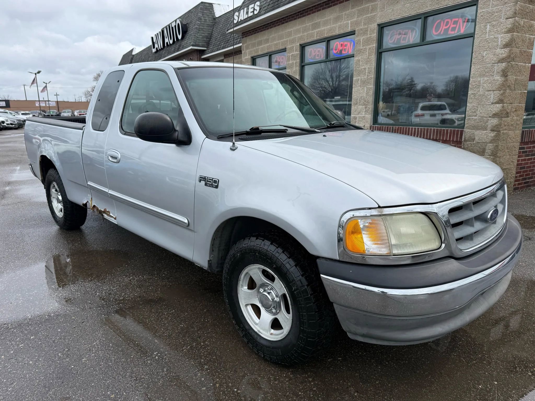 Used 2003 Ford F150 XL image 3
