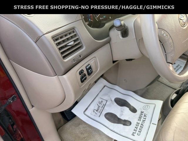 Used 2010 Toyota Sienna XLE image 18