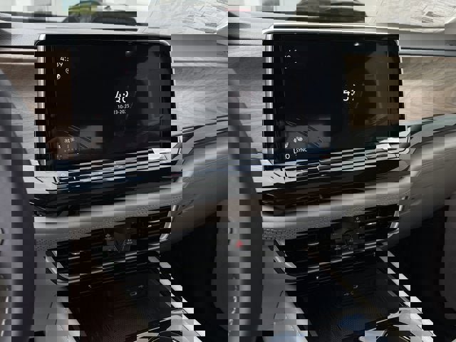 New 2026 Volkswagen Atlas SE FWD image 17