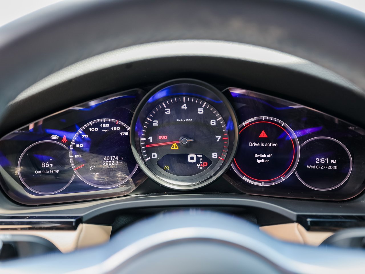 Certified 2023 Porsche Cayenne Platinum Edition image 15