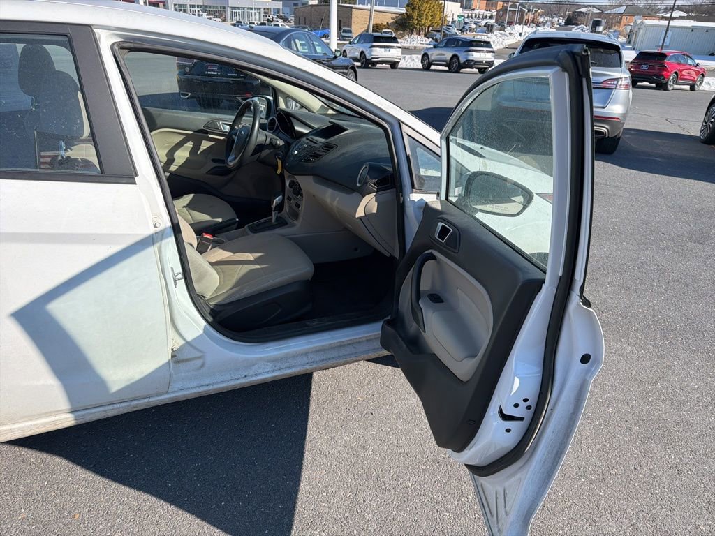 Used 2016 Ford Fiesta SE image 22