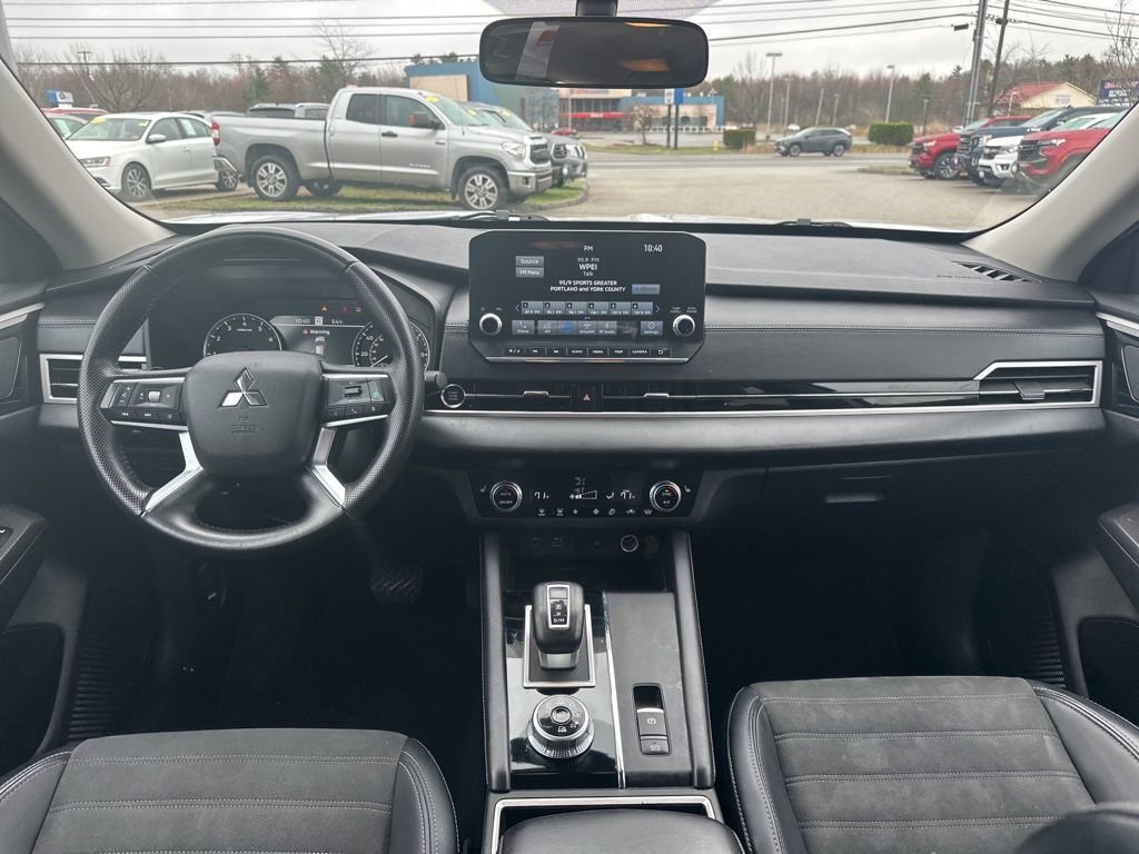 Used 2024 Mitsubishi Outlander SE Black Edition image 18
