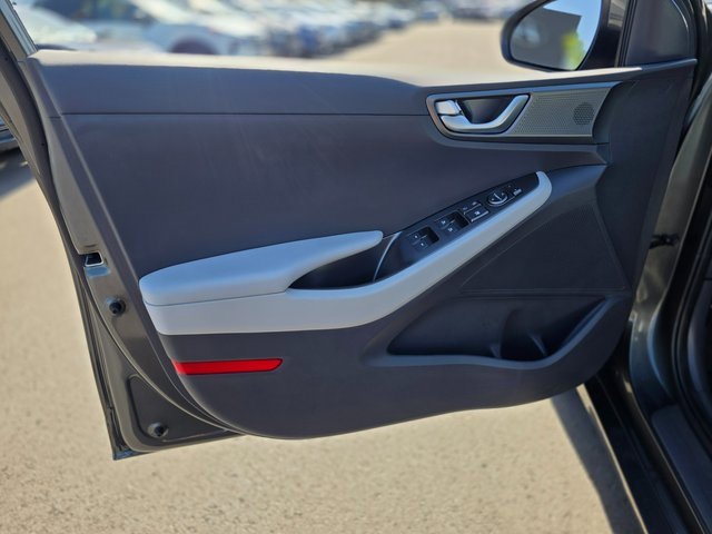 Used 2022 Hyundai Ioniq SEL image 21