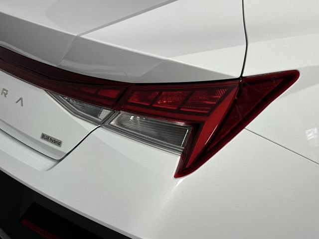 Used 2025 Hyundai Elantra Hybrid FWD image 37