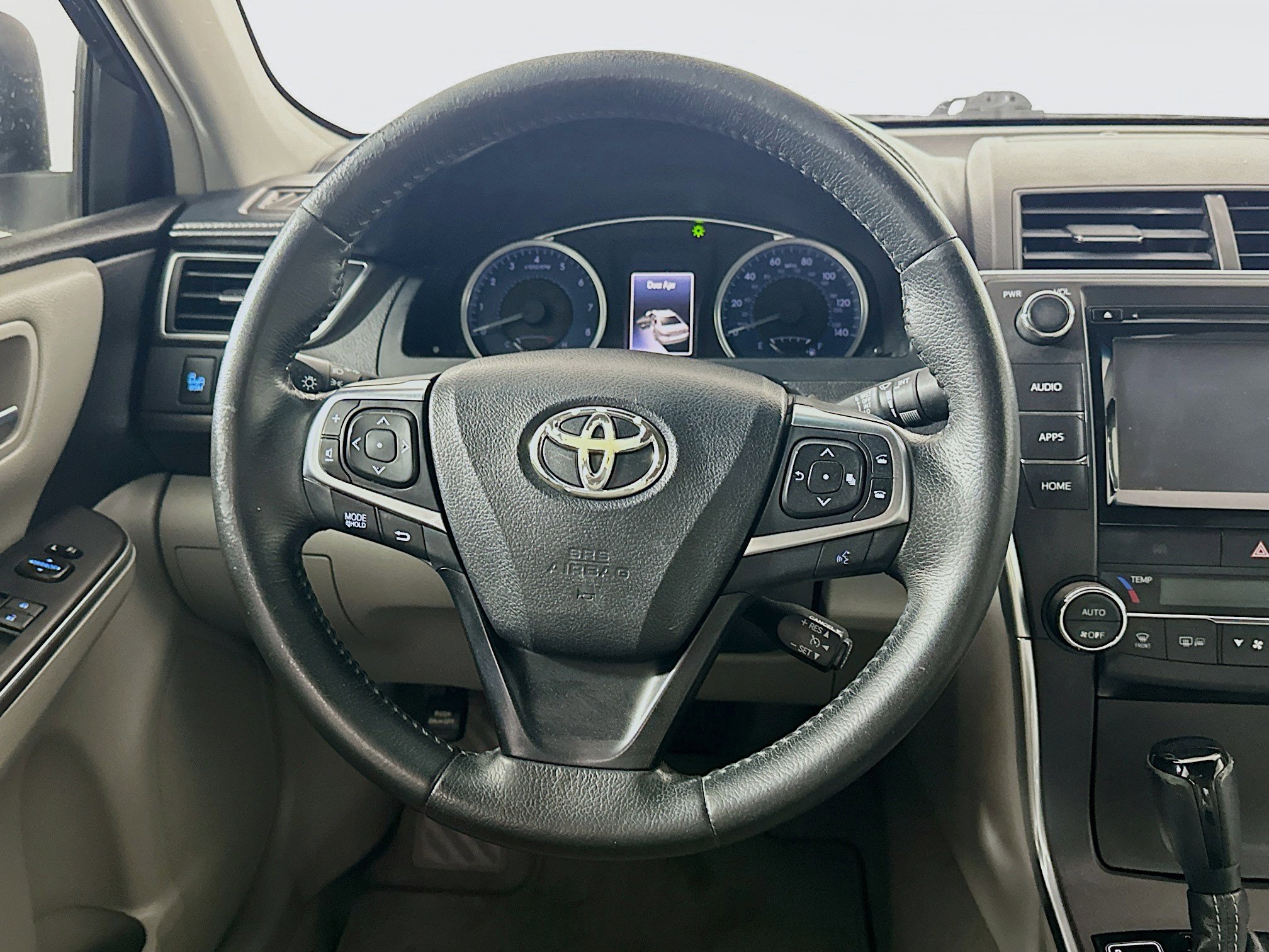 Used 2015 Toyota Camry XLE w/ Moonroof Package FWD image 18