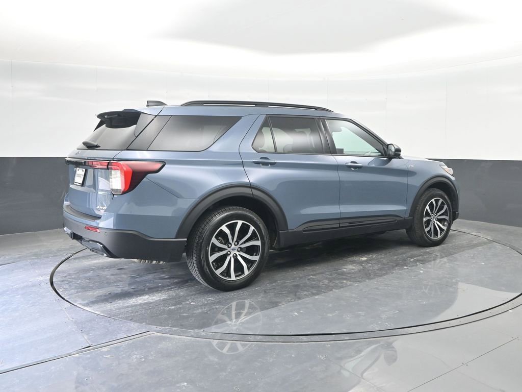 Certified 2025 Ford Explorer ST-Line AWD/4WD image 15