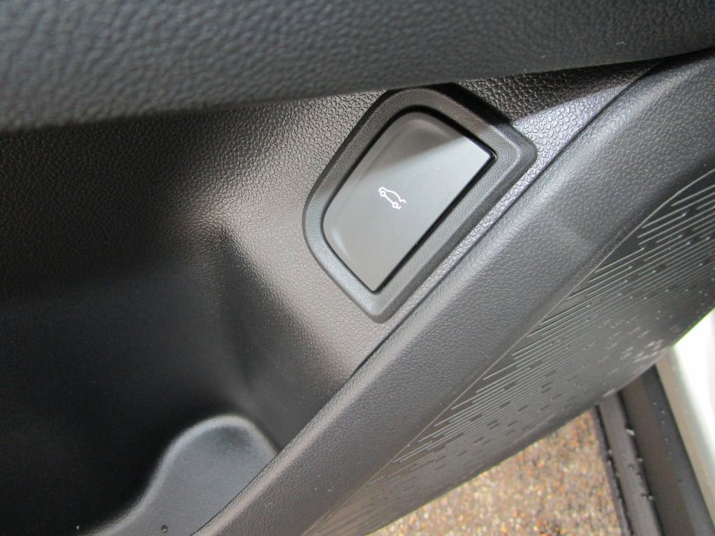 New 2026 Chevrolet Equinox LT w/ Convenience Package II image 26