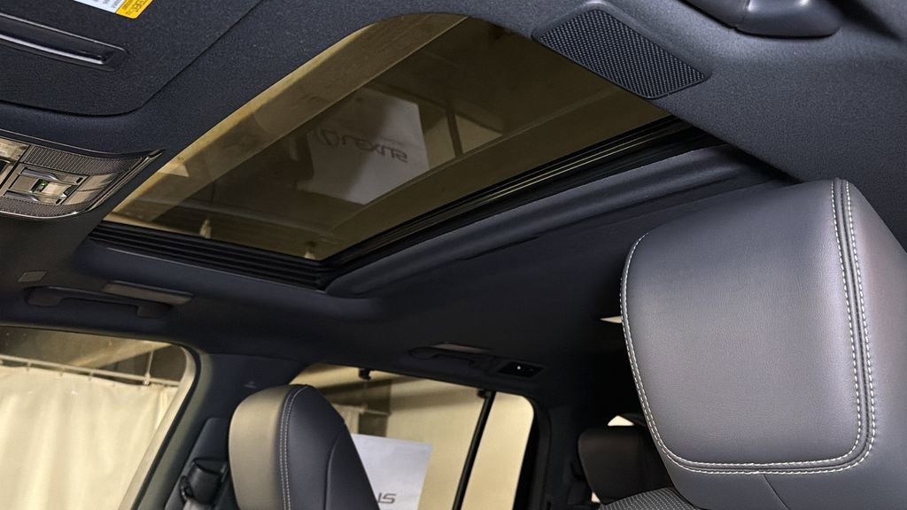 New 2026 Lexus LX 600 4WD w/ Luxury Package image 6