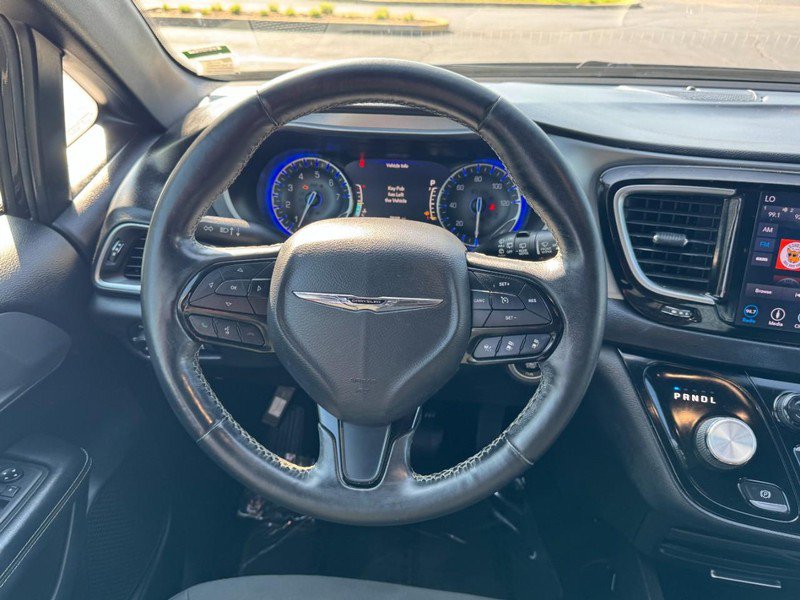Used 2019 Chrysler Pacifica Touring Plus w/ Advanced Safetytec Group FWD image 13