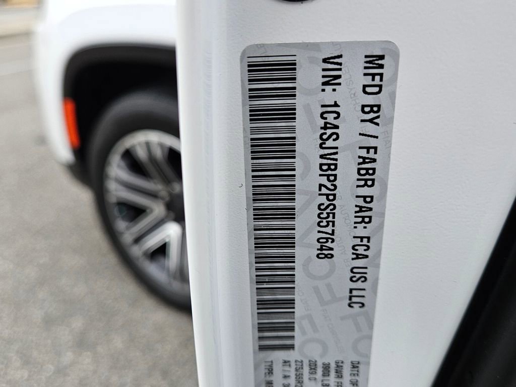 Used 2023 Jeep Wagoneer Series II image 6