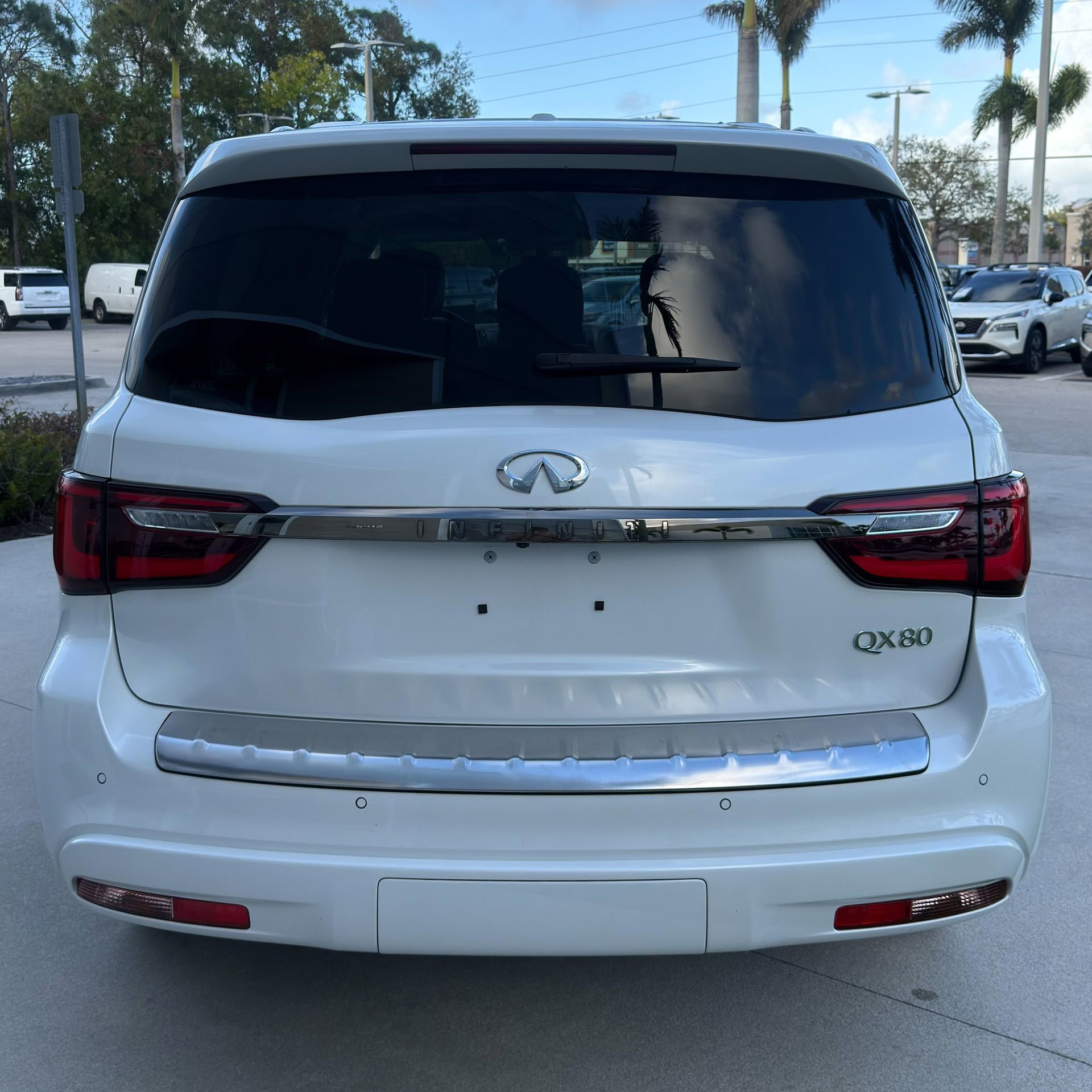 Used 2024 INFINITI QX80 Premium Select w/ Cargo Package image 8