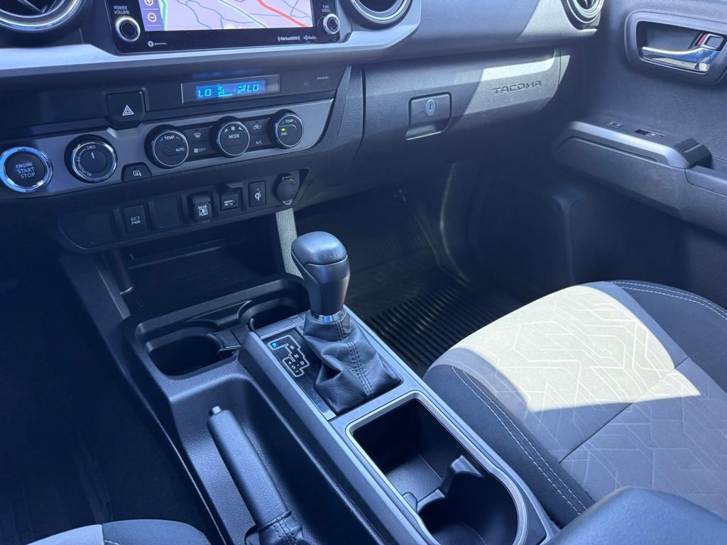 Used 2022 Toyota Tacoma TRD Off-Road AWD/4WD image 31