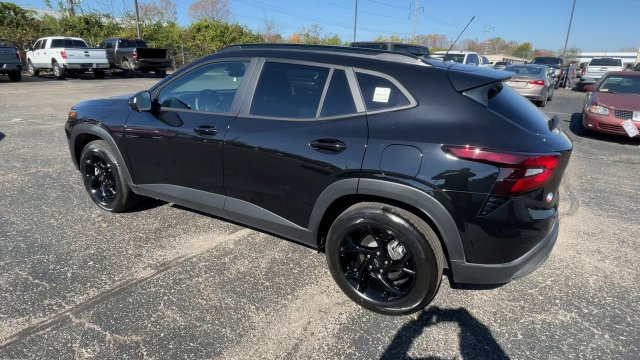 New 2026 Chevrolet Trax LT w/ Driver Confidence Package FWD image 8