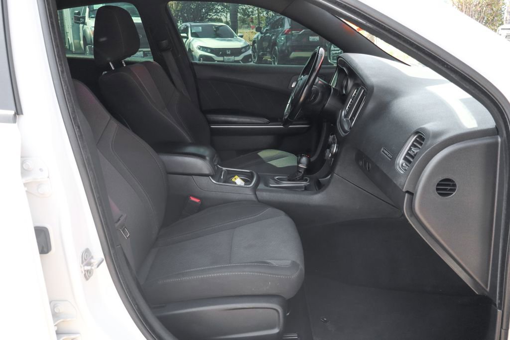 Used 2019 Dodge Charger SXT image 35