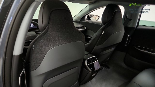 Used 2025 Lucid Air Pure RWD image 43
