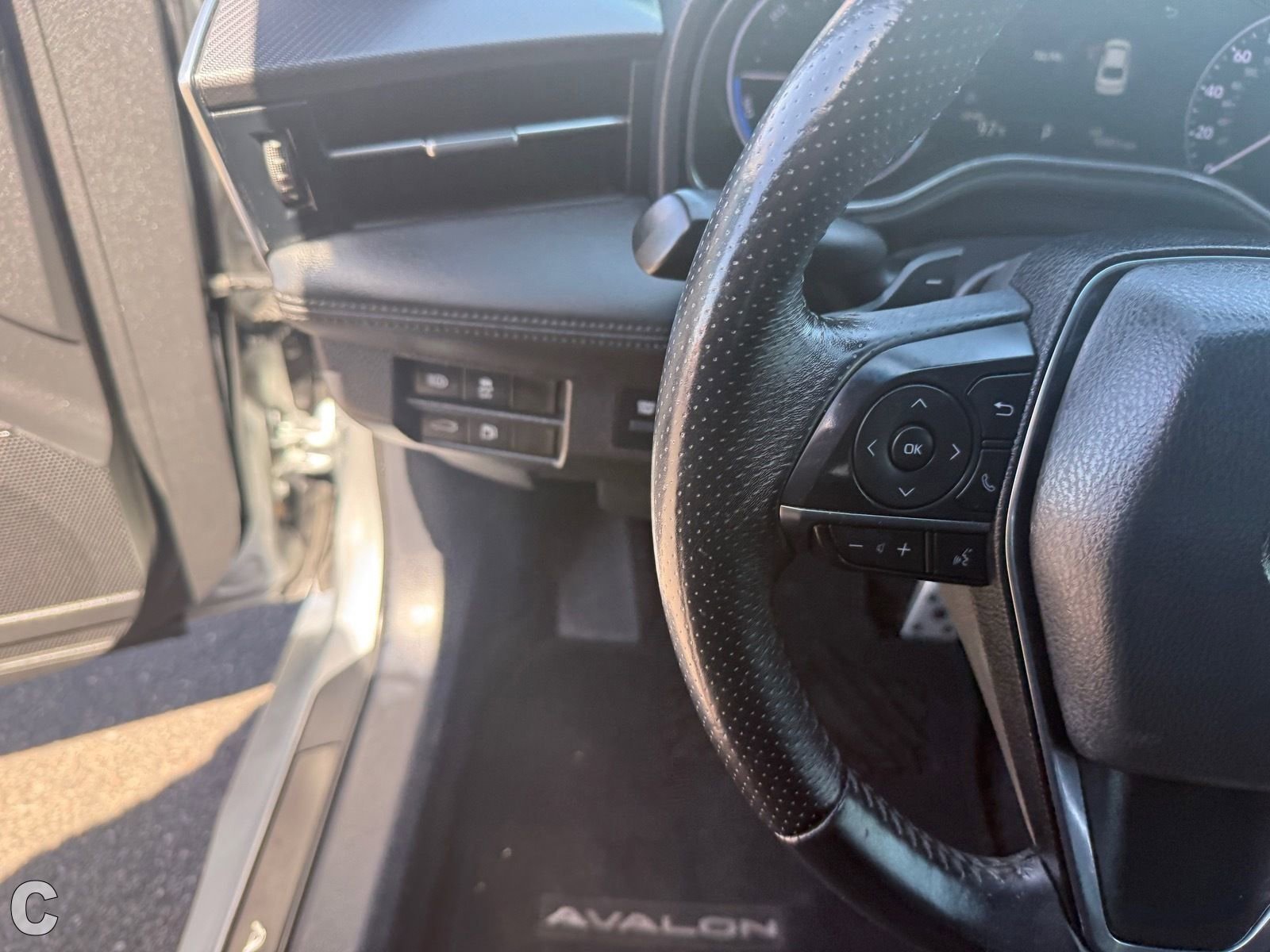Used 2021 Toyota Avalon XSE w/ Carpet Mat Package (TMS) FWD image 24