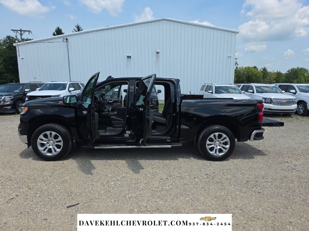 Used 2025 Chevrolet Silverado 1500 LTZ w/ LTZ Premium Package AWD/4WD image 32