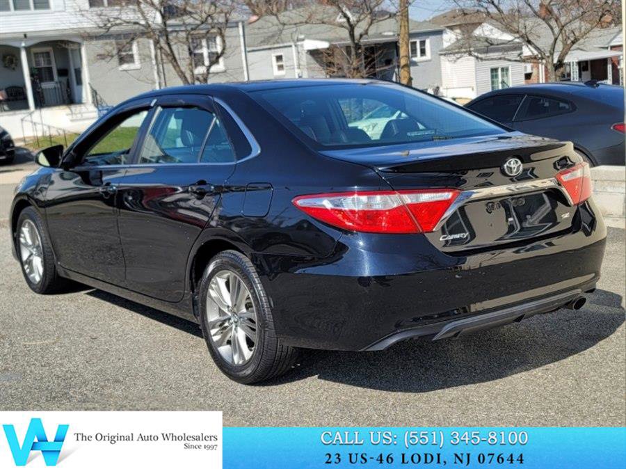 Used 2017 Toyota Camry SE image 4