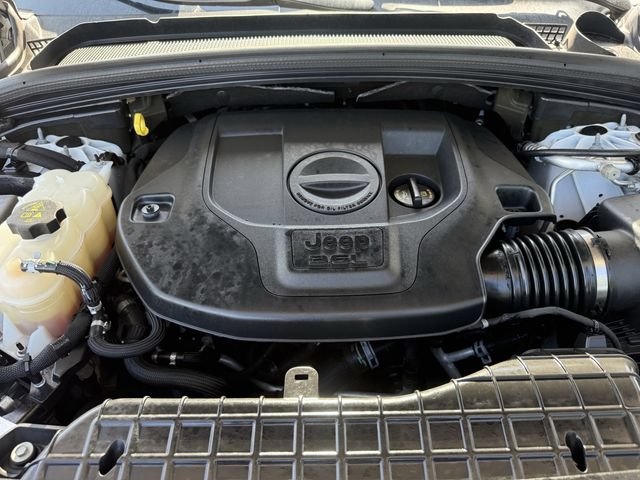 Used 2023 Jeep Grand Cherokee Overland w/ Luxury Tech Group IV RWD image 34