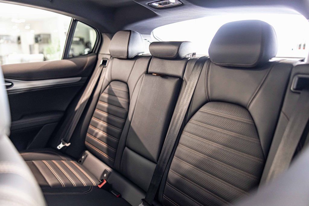 New 2025 Alfa Romeo Stelvio Sprint image 34