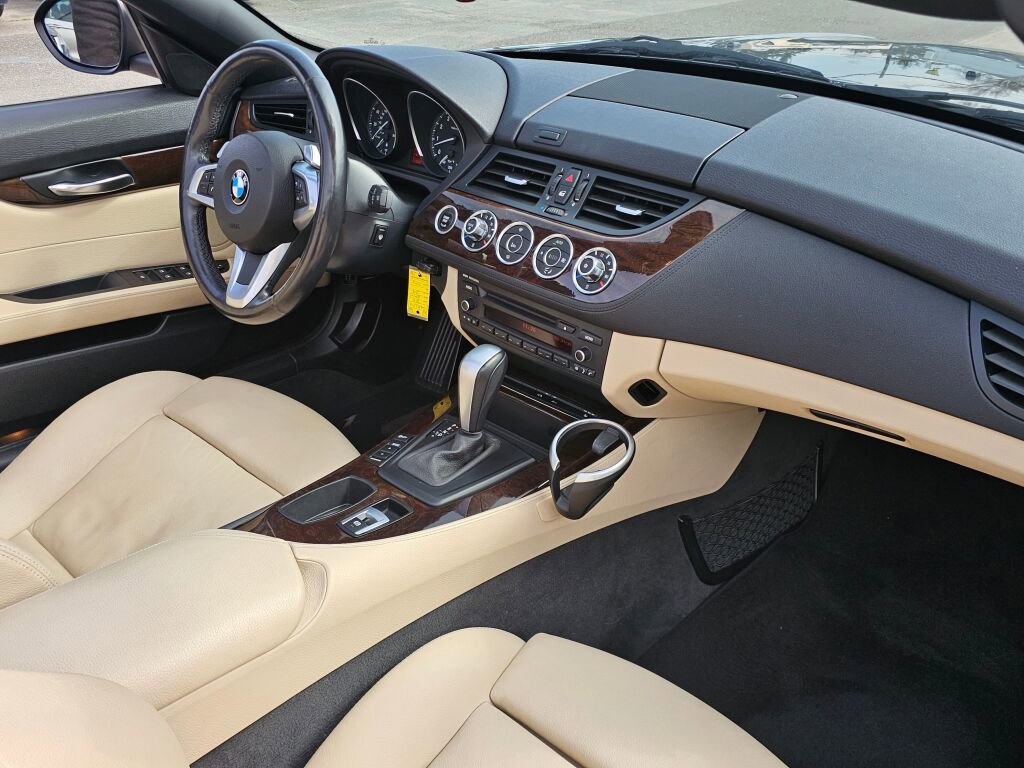 Used 2011 BMW Z4 sDrive30i image 10