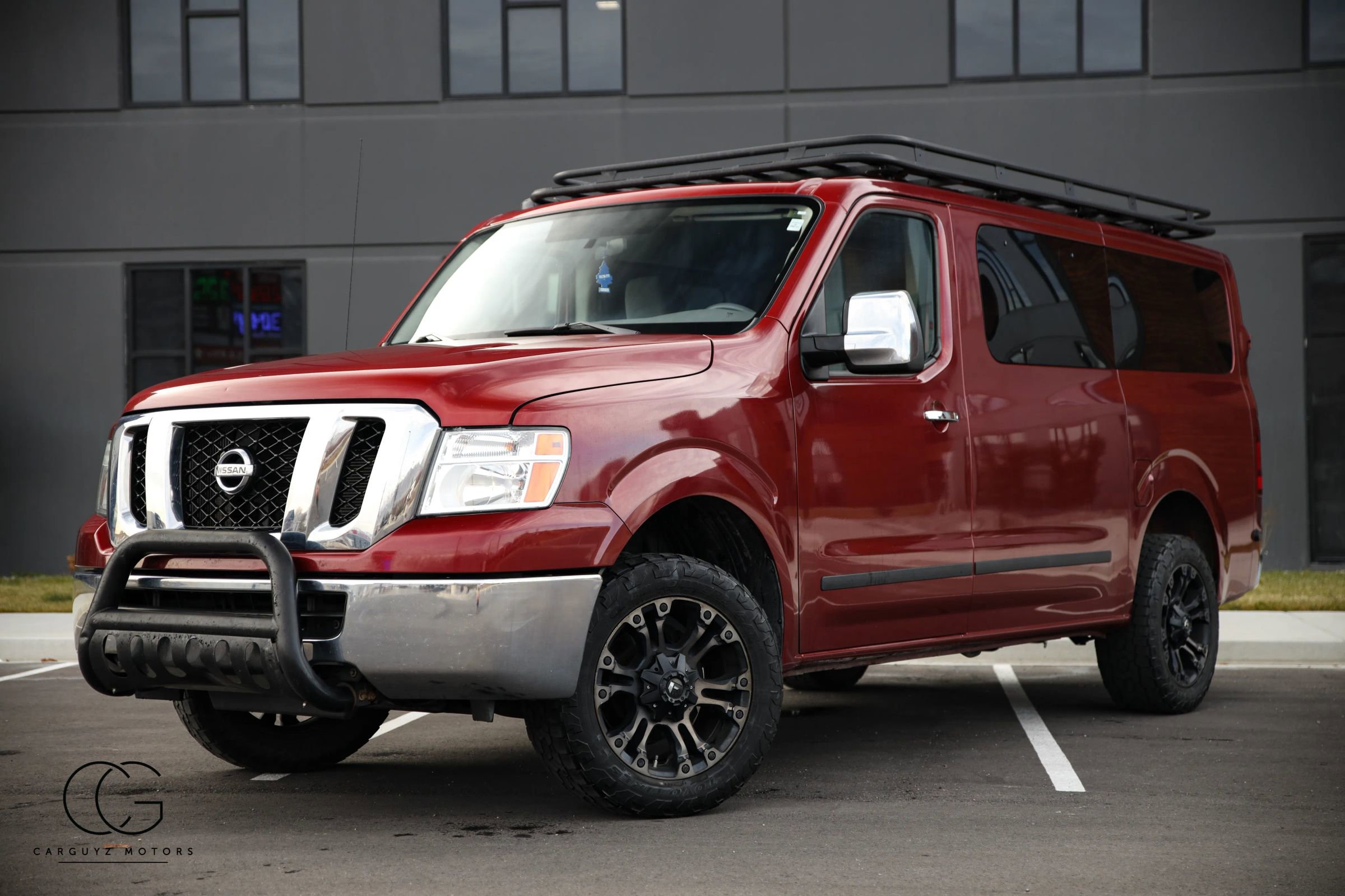 Used 2020 Nissan NV 3500 SV image 3