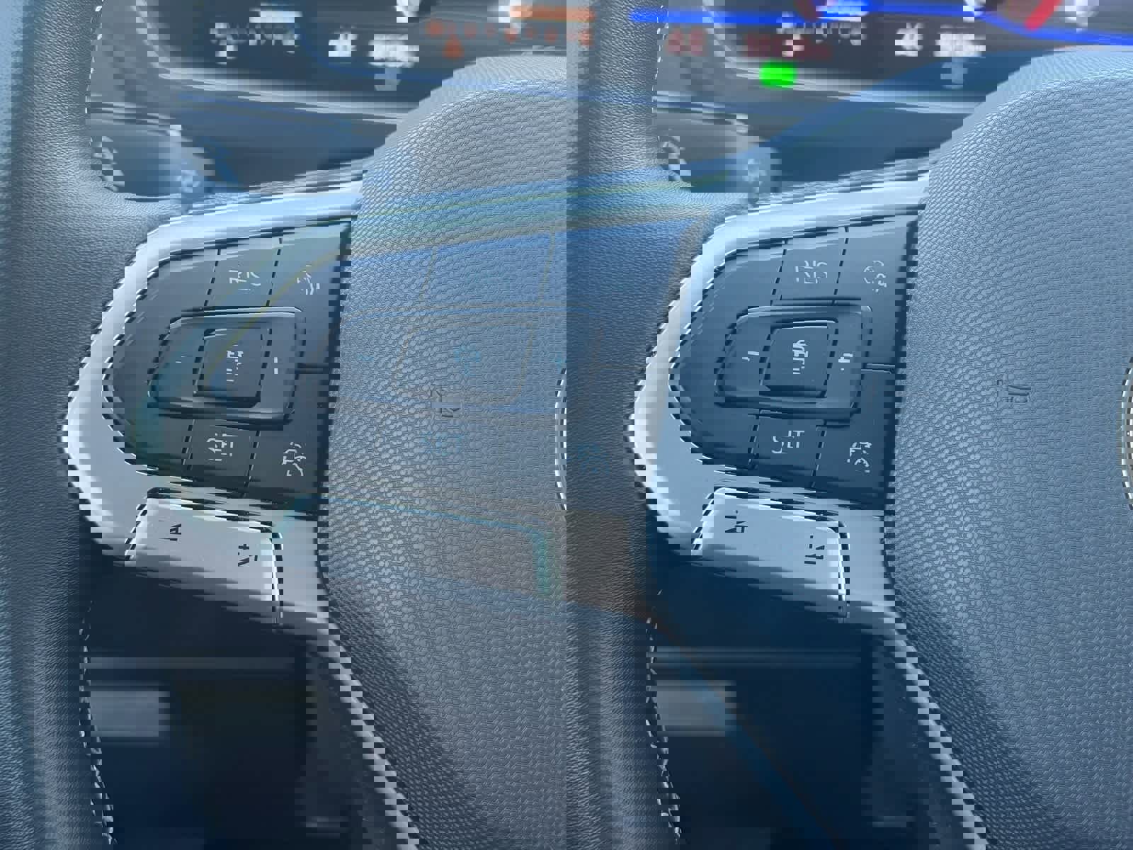 Used 2022 Volkswagen Tiguan SE image 19