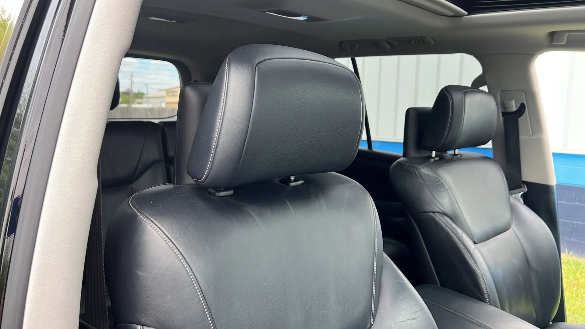 Used 2013 Lexus LX 570 4WD w/ Luxury Pkg image 24