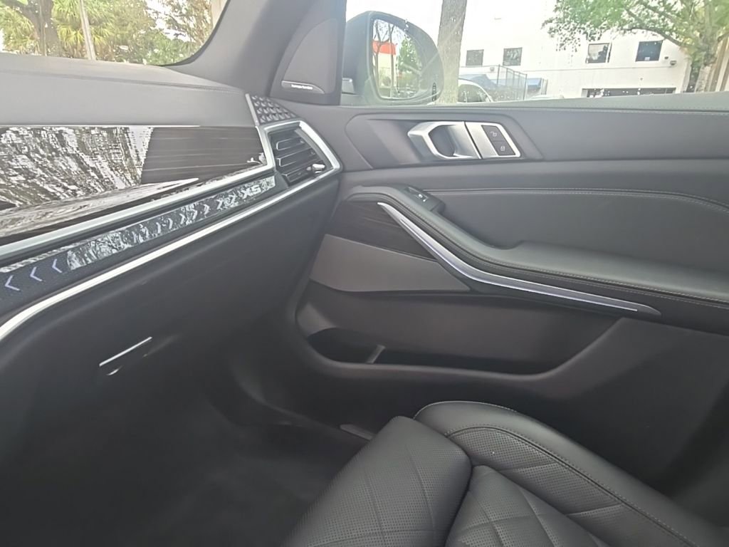 Used 2024 BMW X5 sDrive40i RWD image 24