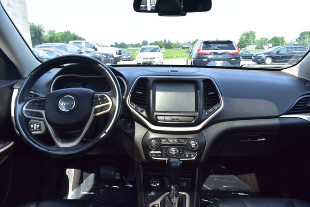 Used 2017 Jeep Cherokee Limited AWD/4WD image 41