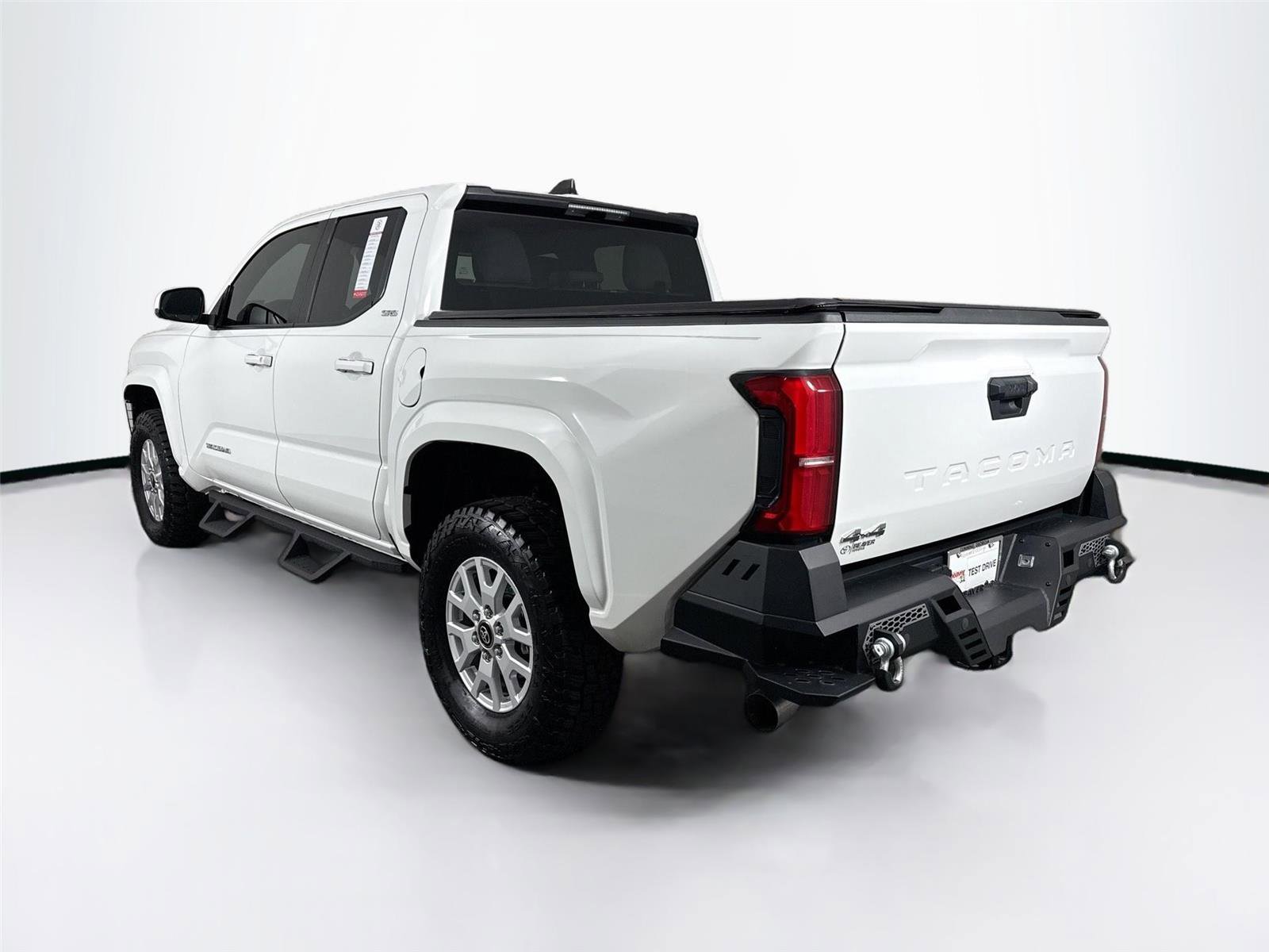 Certified 2025 Toyota Tacoma SR5 AWD/4WD image 12