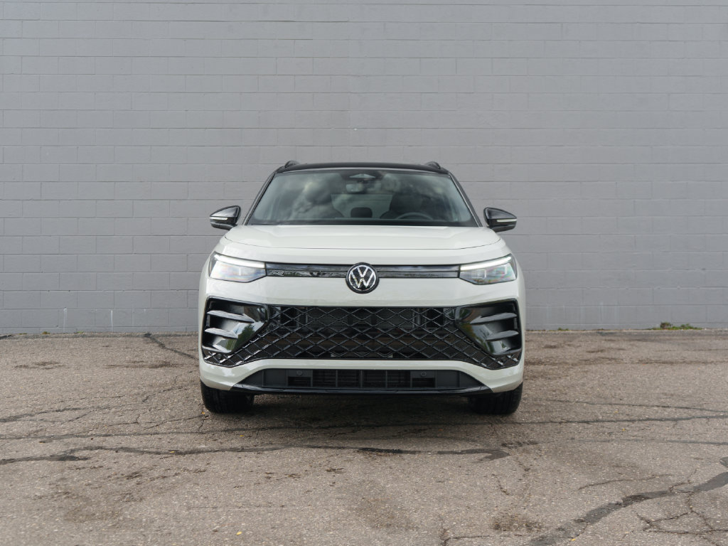 New 2026 Volkswagen Tiguan SE R-Line AWD/4WD image 2