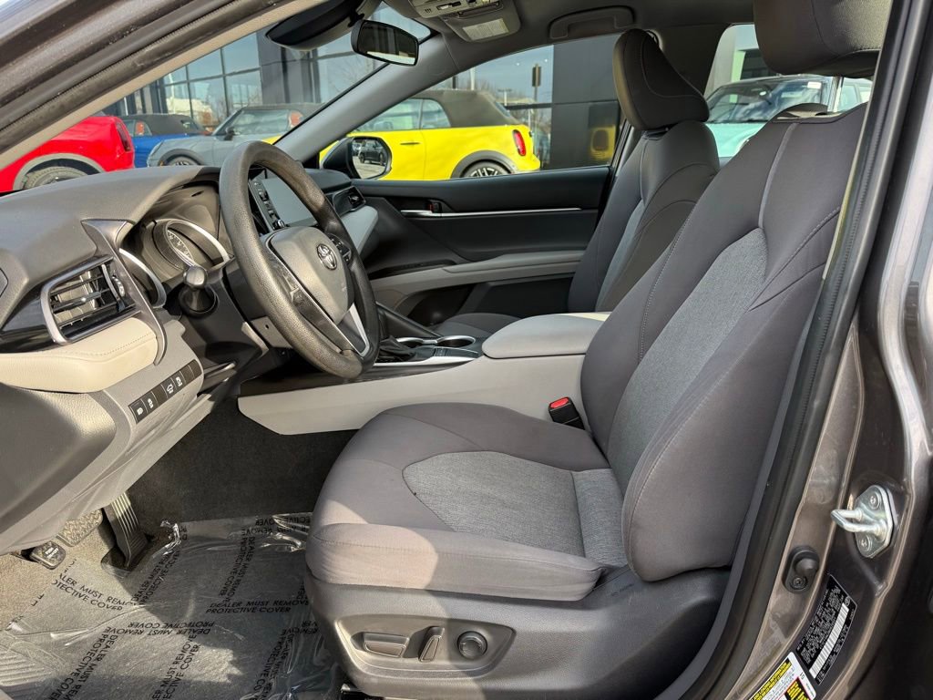 Used 2022 Toyota Camry LE image 9