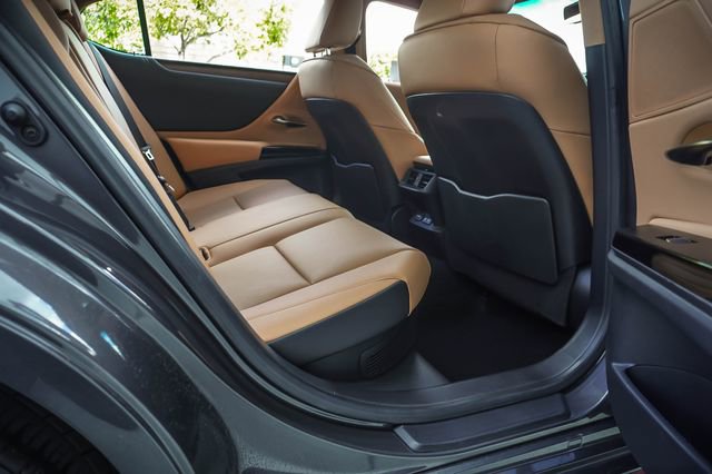 Certified 2023 Lexus ES 300h w/ Premium Package FWD image 23