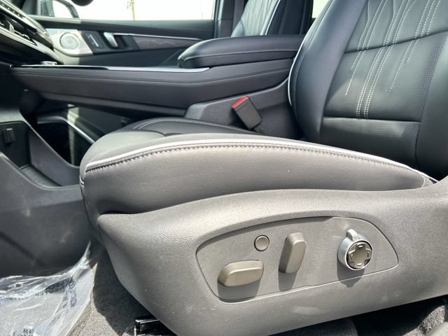 New 2026 Buick Enclave Avenir w/ Super Cruise Package AWD/4WD image 32