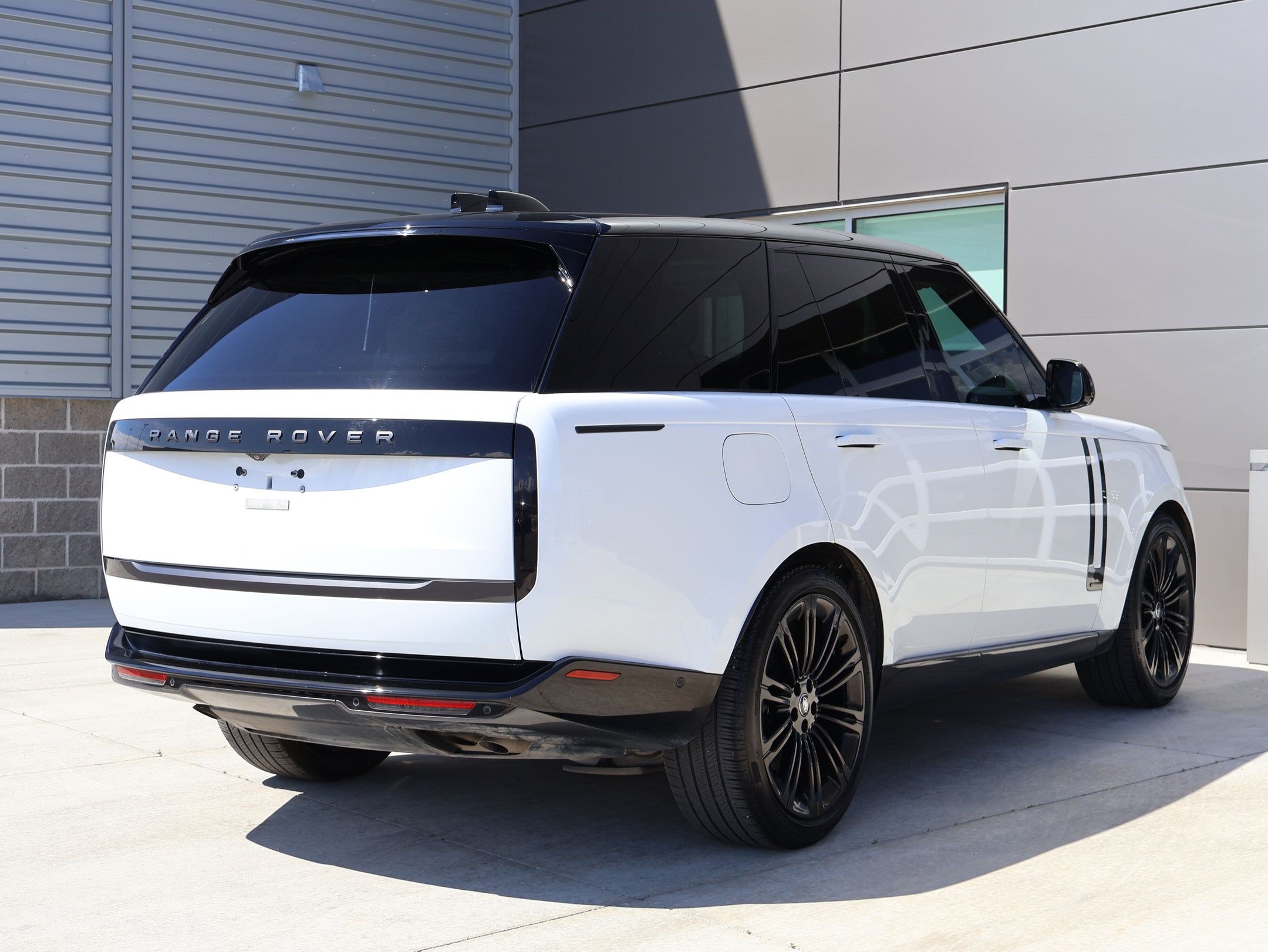 Certified 2025 Land Rover Range Rover Autobiography AWD/4WD image 7