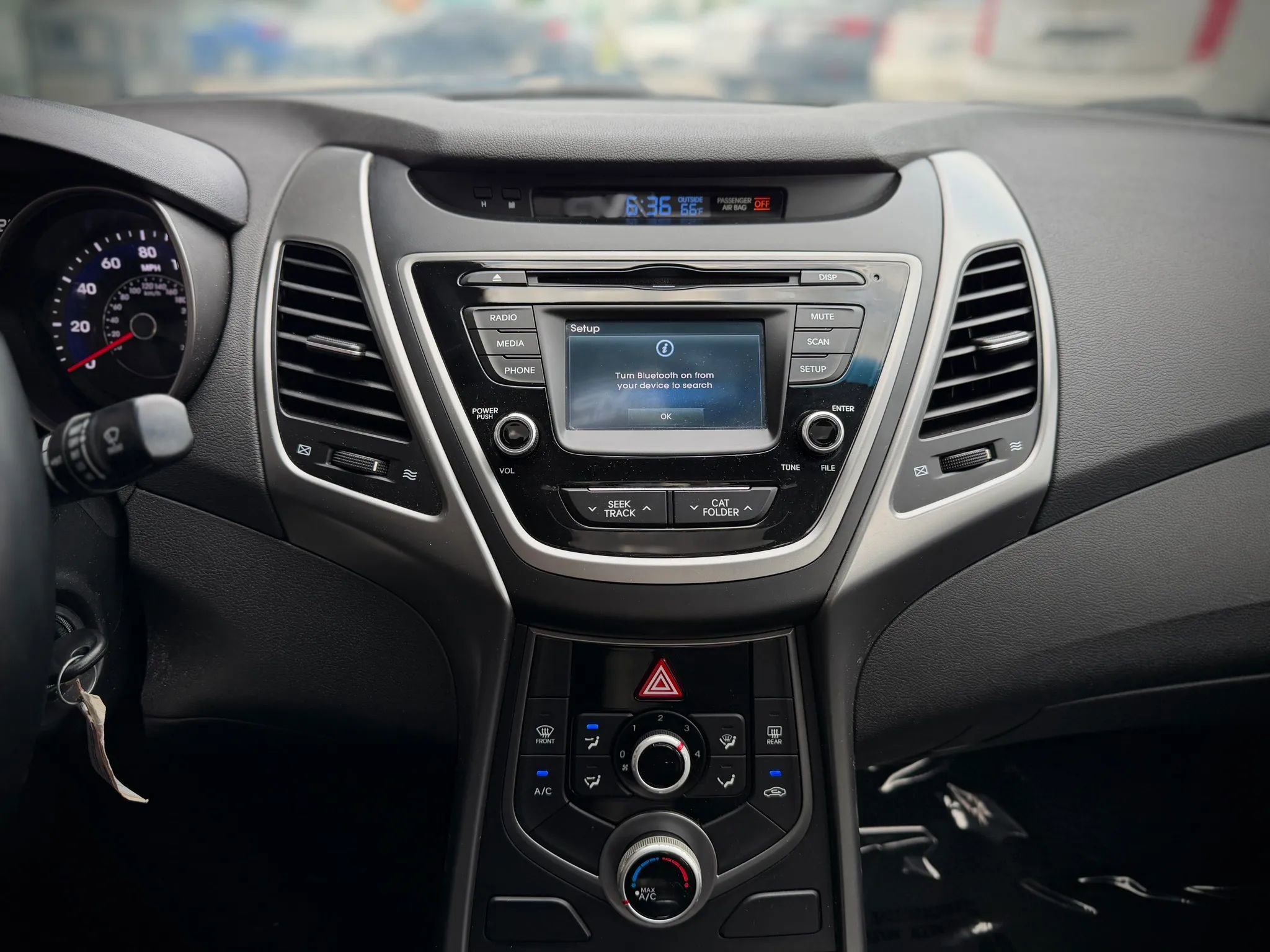 Used 2015 Hyundai Elantra SE w/ Option Group 03 FWD image 14