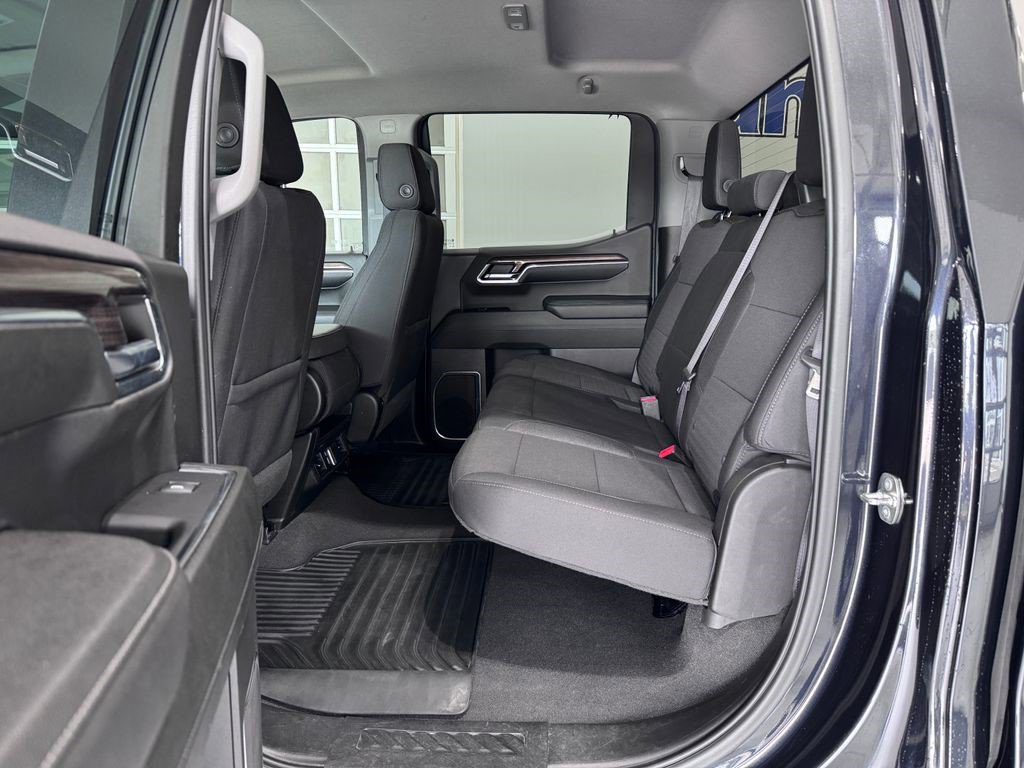 Certified 2024 Chevrolet Silverado 1500 LT AWD/4WD image 7