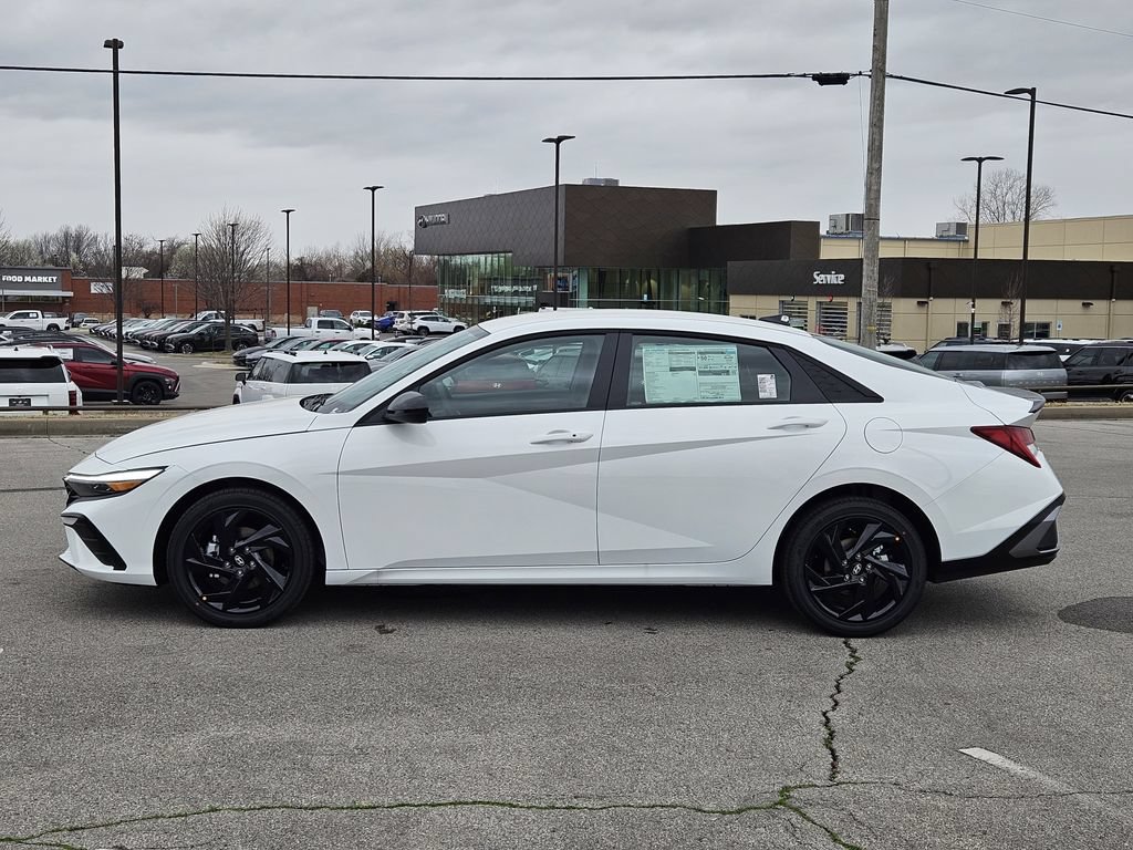 New 2026 Hyundai Elantra SEL FWD image 4
